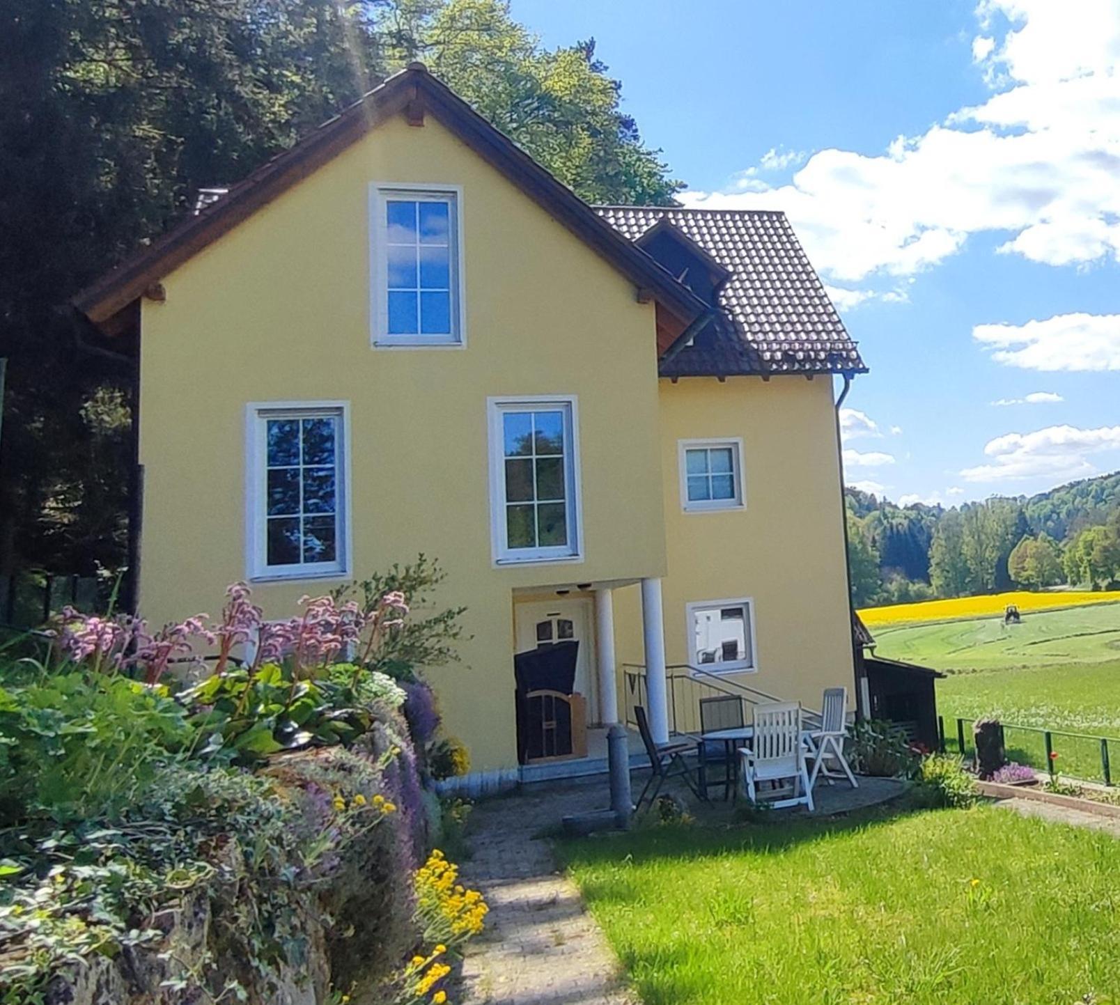 Ferienhaus Am Bach Mit Grossem Garten Deuerling Exterior photo