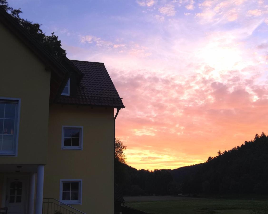 Ferienhaus Am Bach Mit Grossem Garten Deuerling Exterior photo